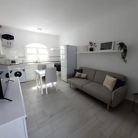 Apartamento Playa Honda Holiday Home